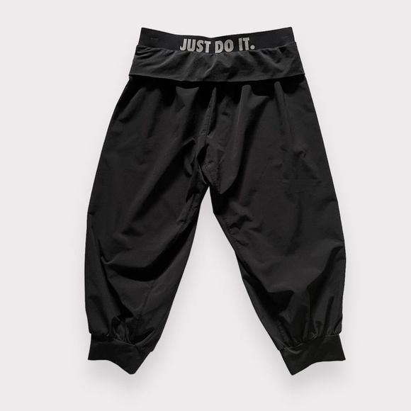 Nike Legend 2.0 Baggy Capri Jogger XS Black Cropped Womens Just Do It Dri Fit - Picture 1 of 7